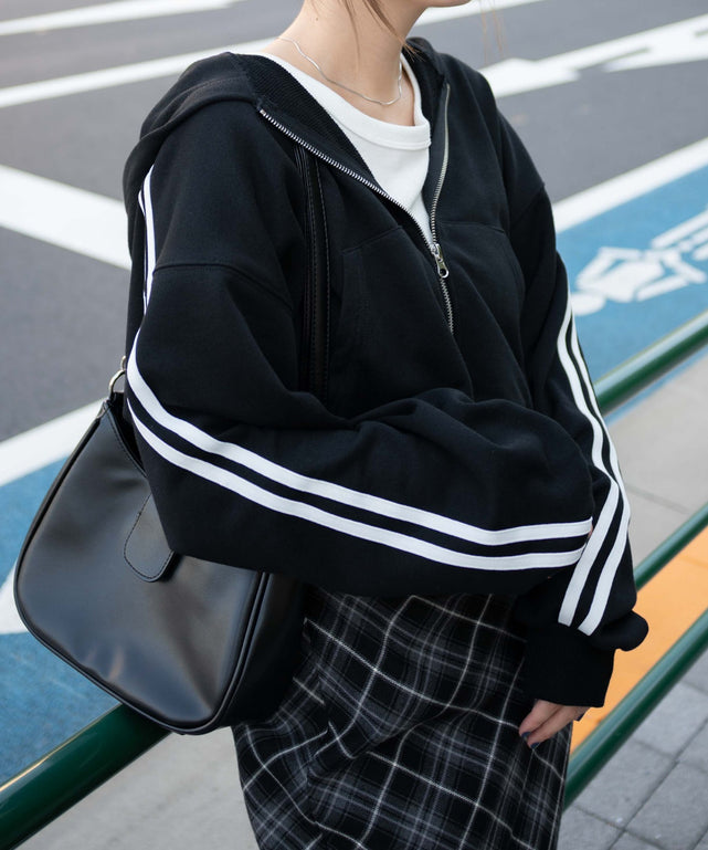 ブラックその他　モデル:155cm F着用