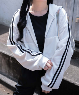 ホワイトその他　モデル:155cm F着用