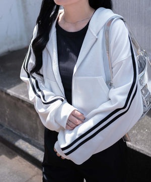 ホワイトその他　モデル:155cm F着用