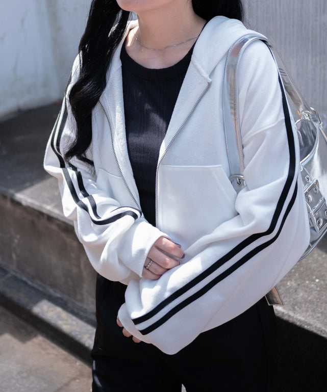 ホワイトその他　モデル:155cm F着用