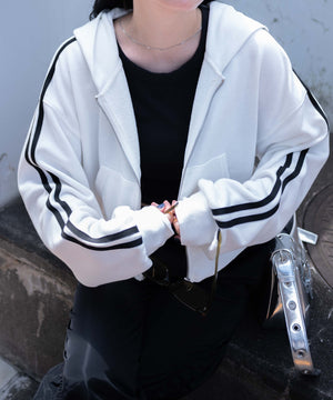 ホワイトその他　モデル:155cm F着用