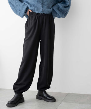 ブラック　モデル:161cm M着用