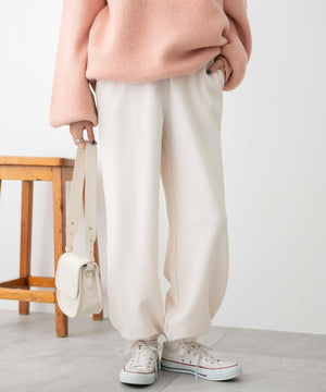 ホワイトアイボリー　モデル:161cm M着用