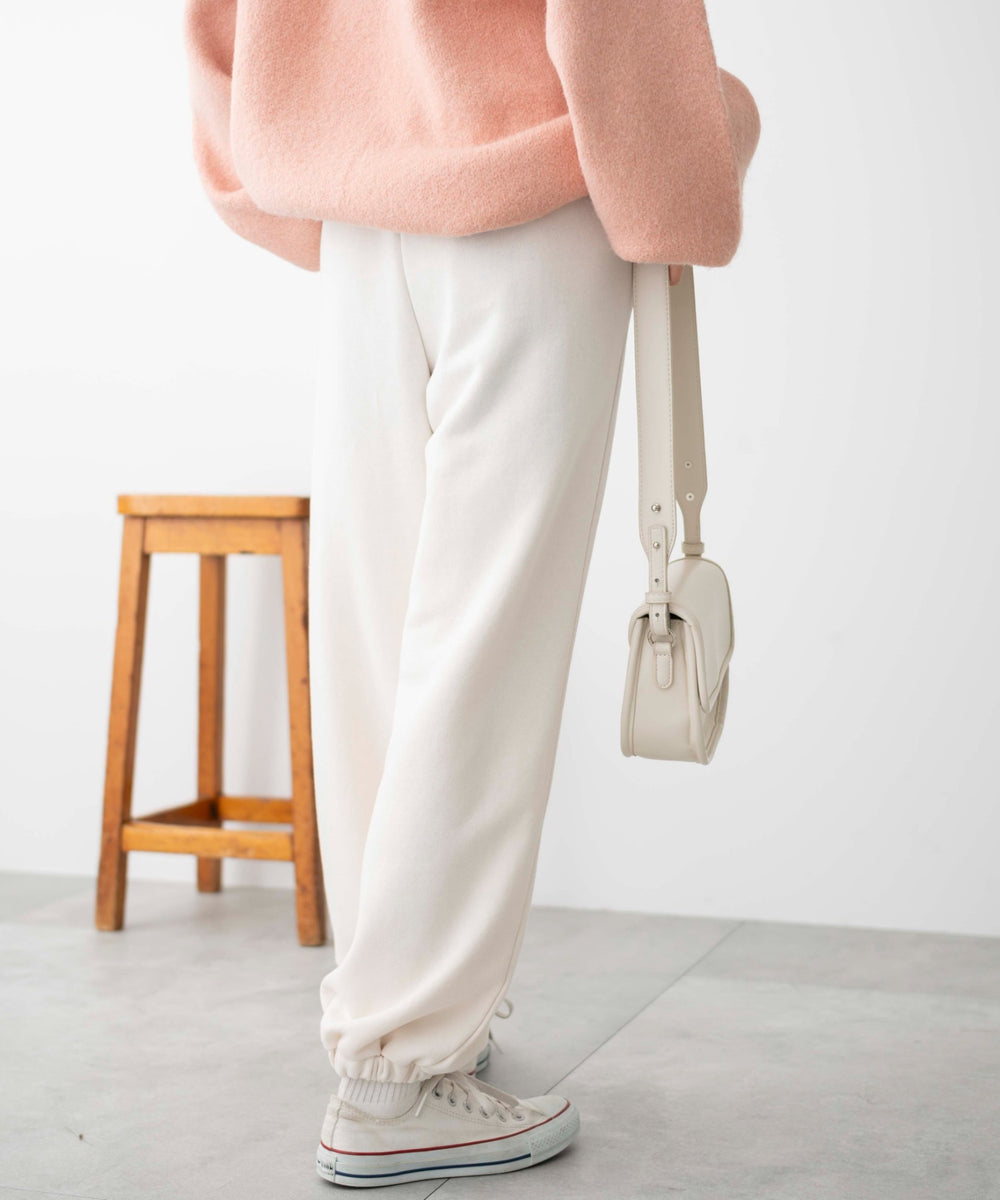 ホワイトアイボリー　モデル:161cm M着用