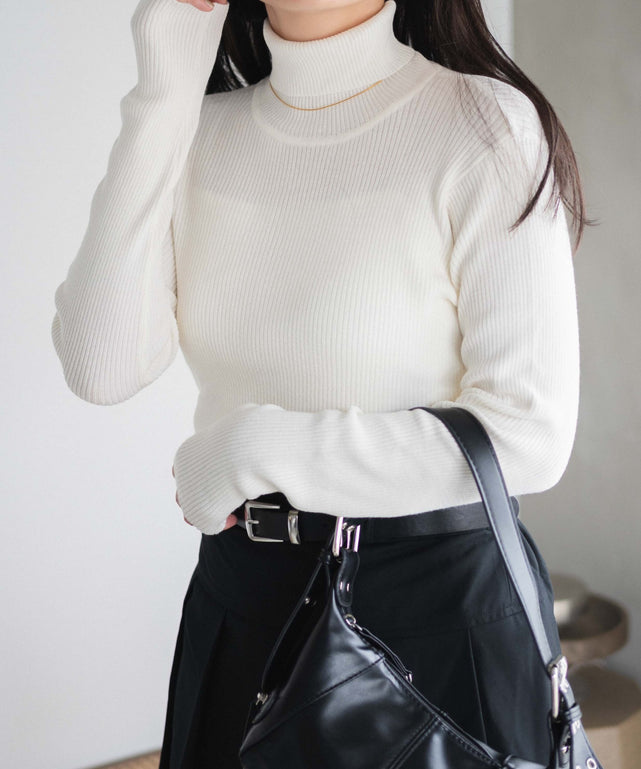 ホワイト　モデル:155cm M着用