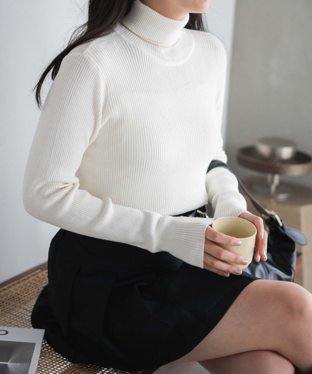 ホワイト　モデル:155cm M着用