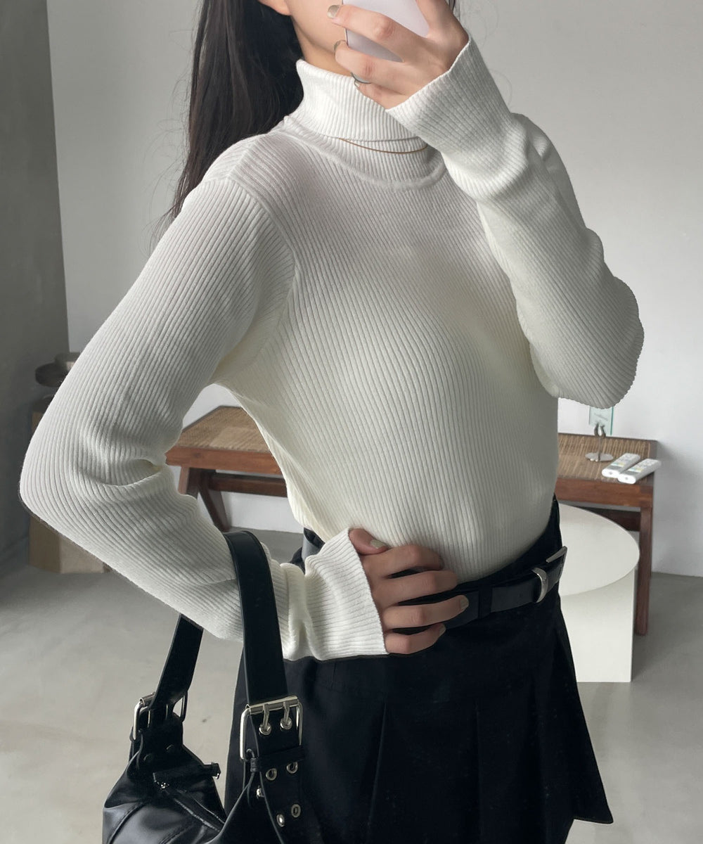 ホワイト　モデル:155cm M着用