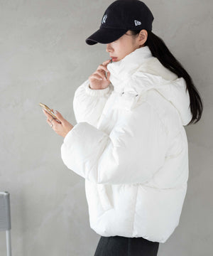 ホワイト　モデル:161cm M着用