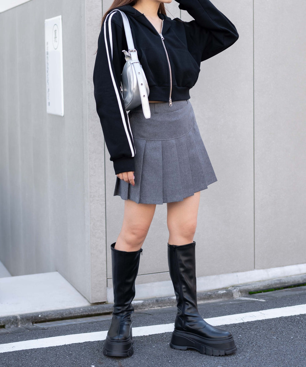 ブラックソノタ(ブラック袖ライン)　モデル:155cm F着用