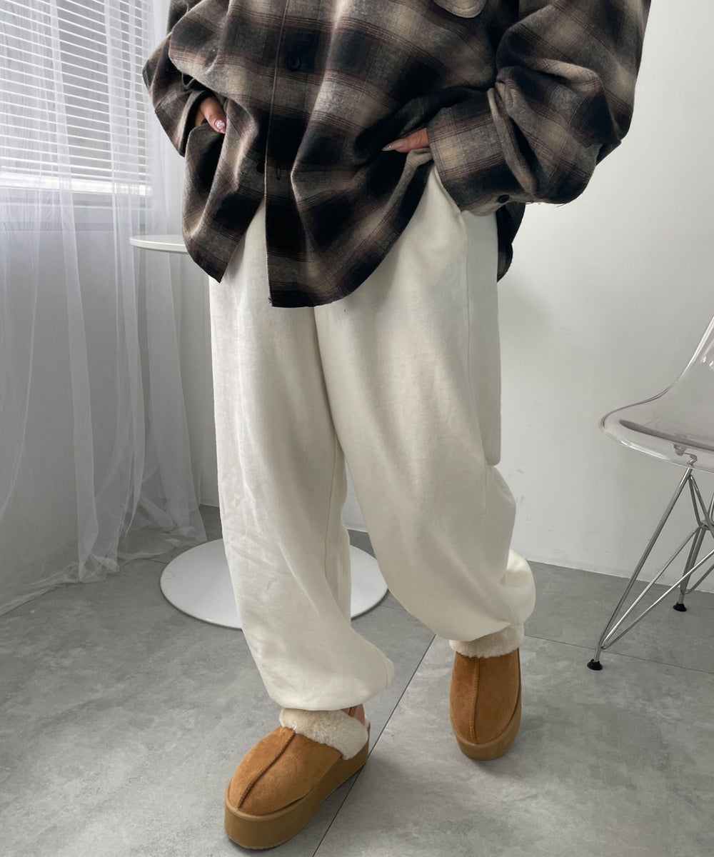 ホワイトアイボリー　モデル:155cm M着用