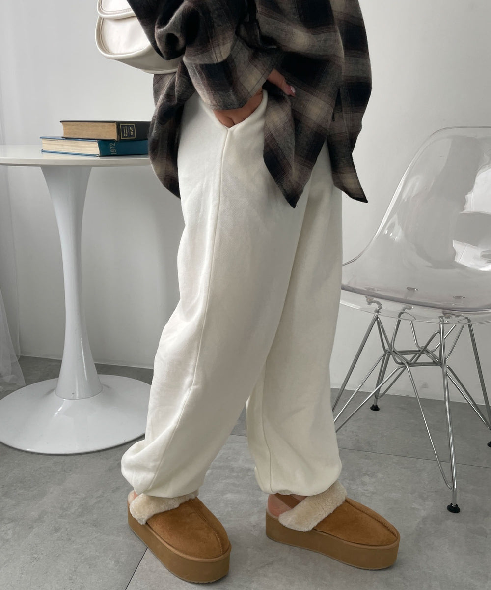 ホワイトアイボリー　モデル:155cm M着用