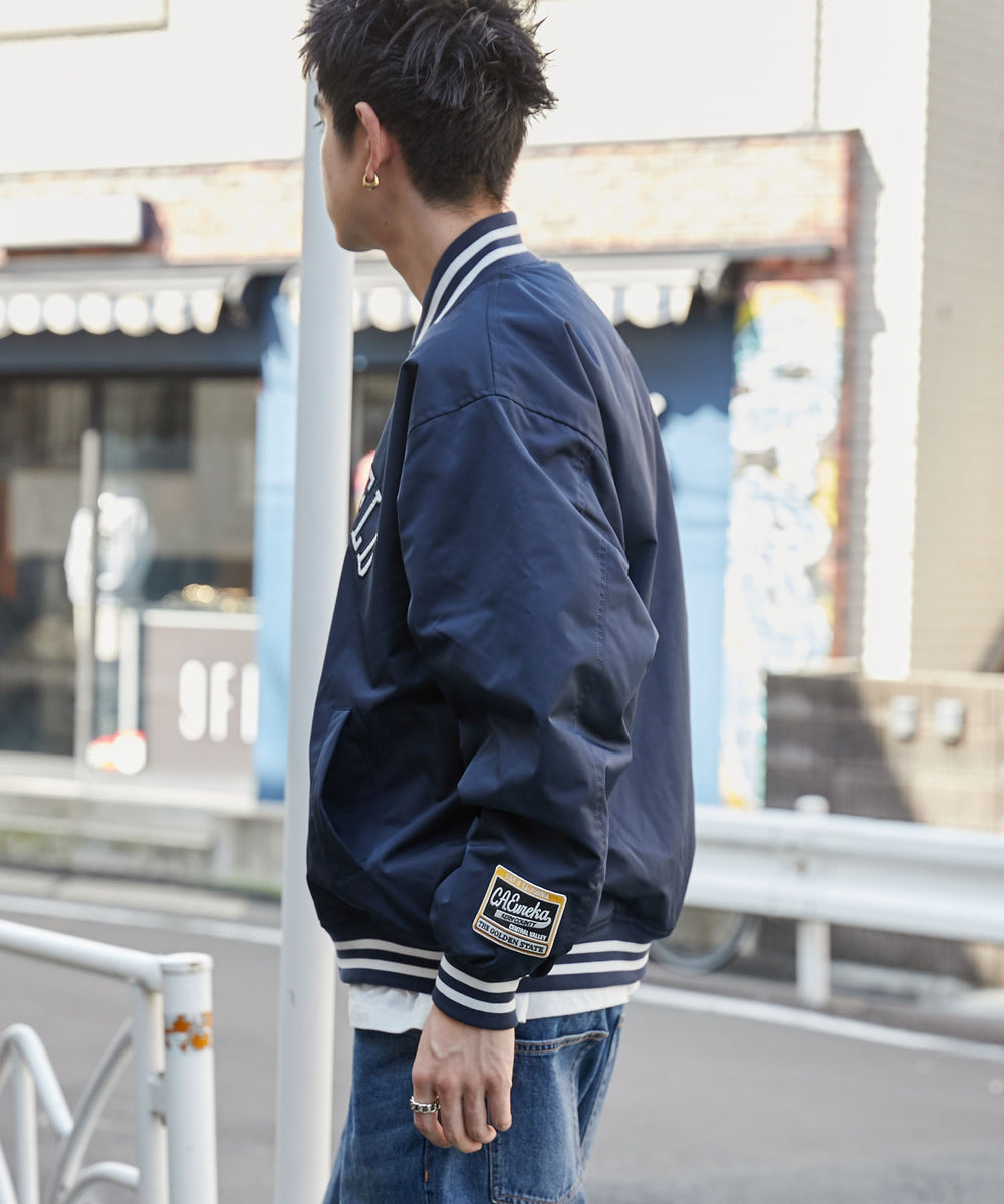 ネイビー　モデル:180cm L着用