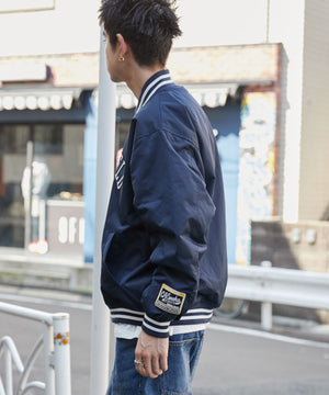 ネイビー　モデル:180cm L着用