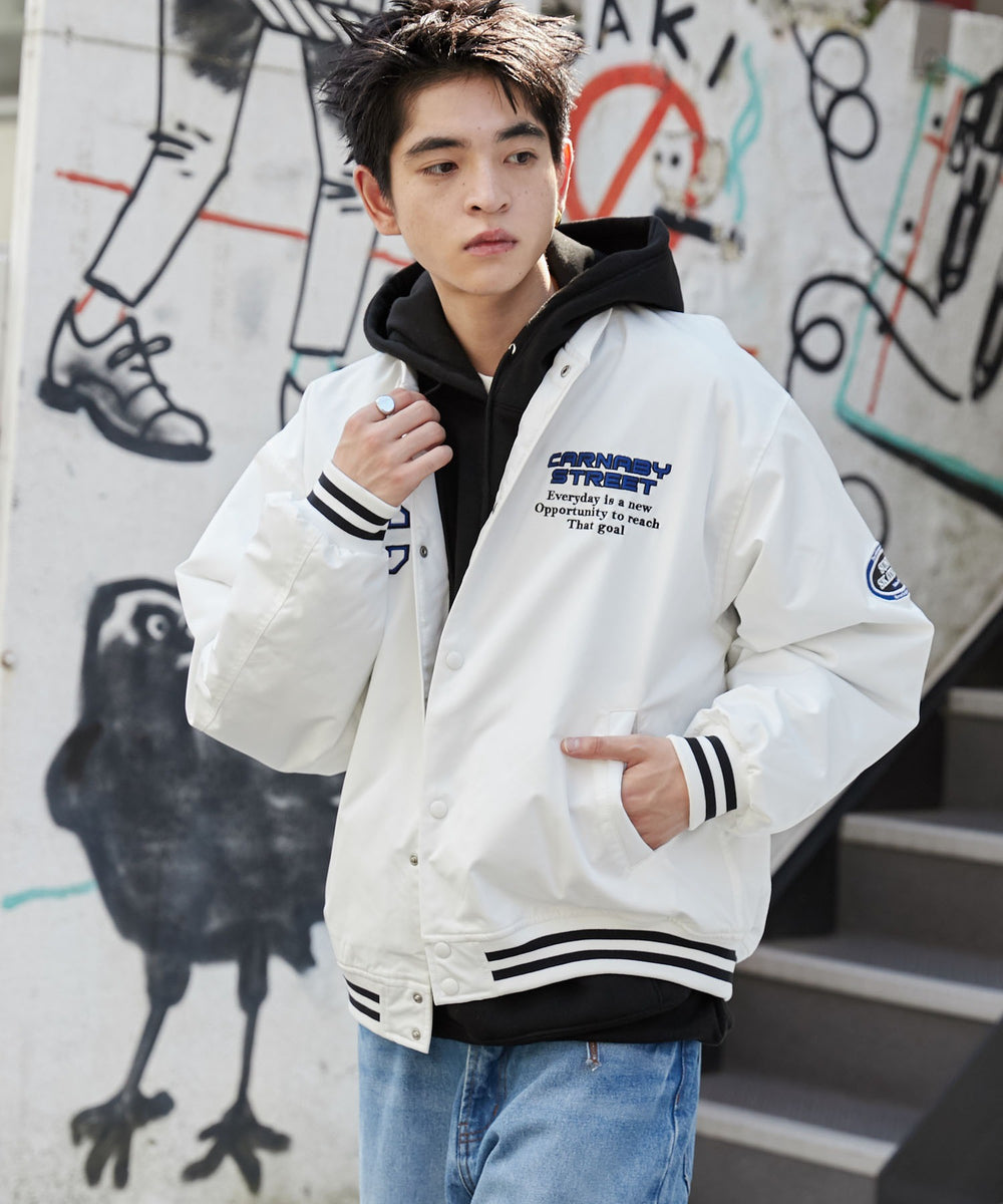 ホワイト 　モデル:180cm L着用