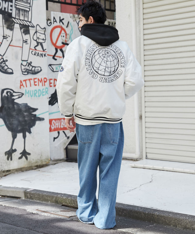 ホワイト 　モデル:180cm L着用