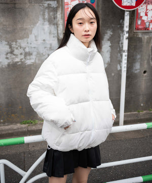 ホワイト  モデル：161cm S着用