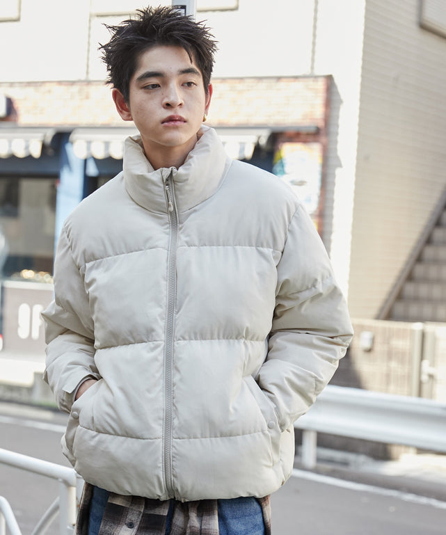 Lベージュ モデル：180cm L着用