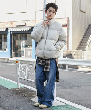 Lベージュ モデル：180cm L着用