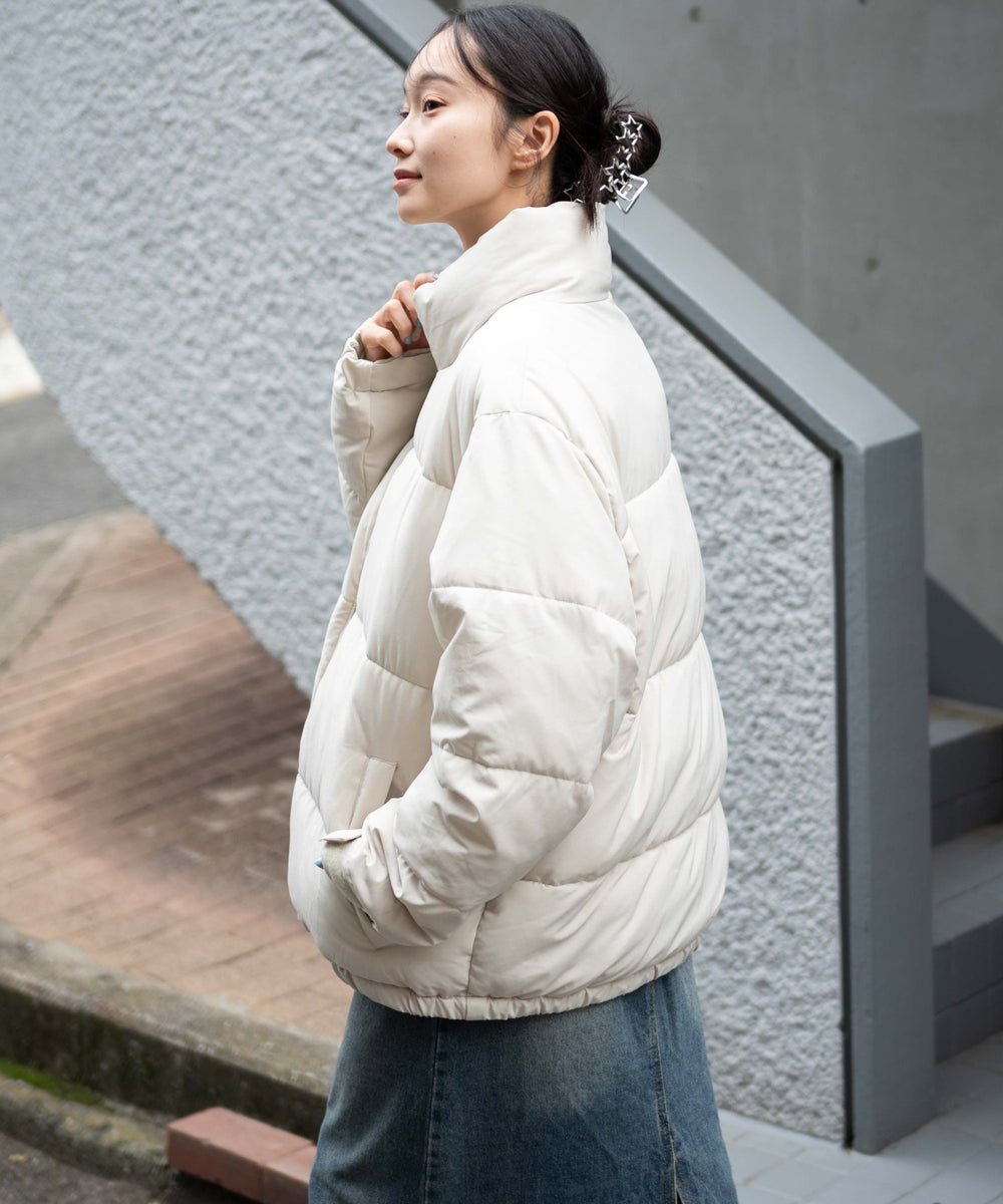 Lベージュ モデル：161cm S着用