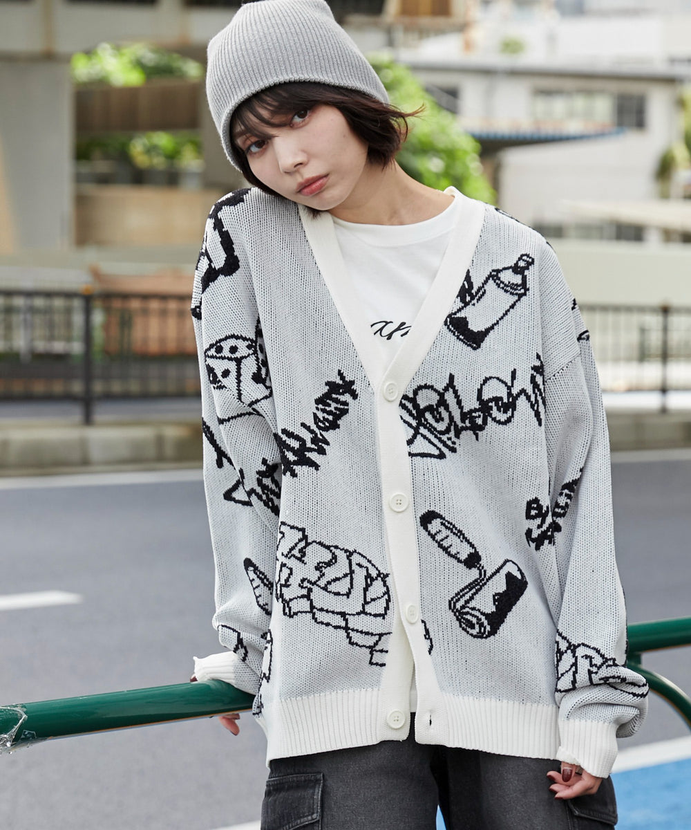 ホワイト モデル：160cm L着用