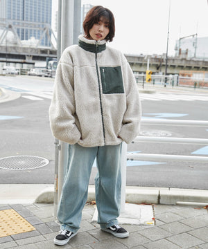 ベージュ モデル：160cm L着用