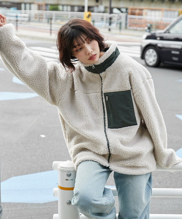 ベージュ モデル：160cm L着用