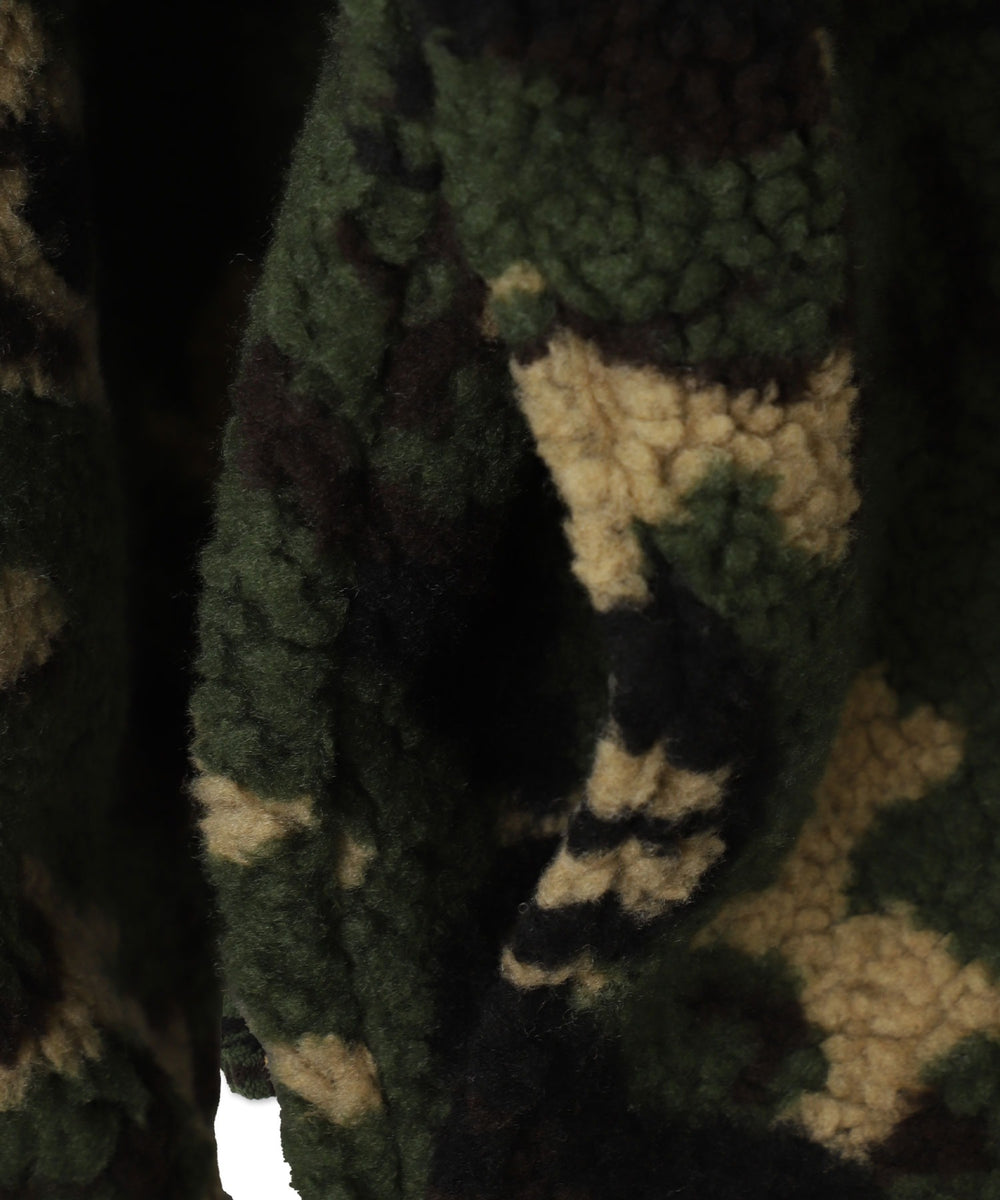 迷彩ロゴボアパーカー