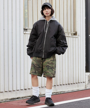 ブラック モデル：160cm L着用