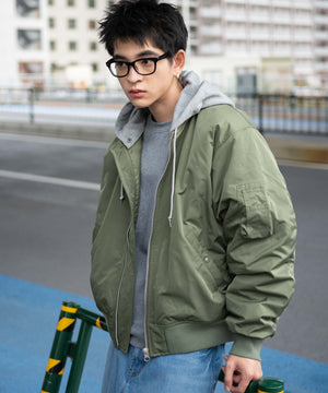 カーキ モデル：180cm L着用