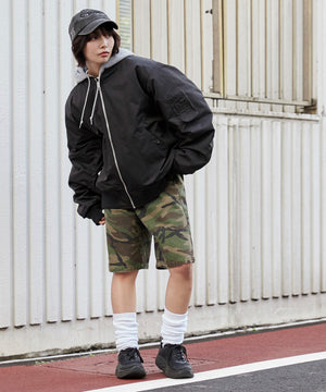 ブラック モデル：160cm L着用