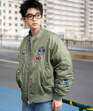 カーキ モデル：180cm L着用