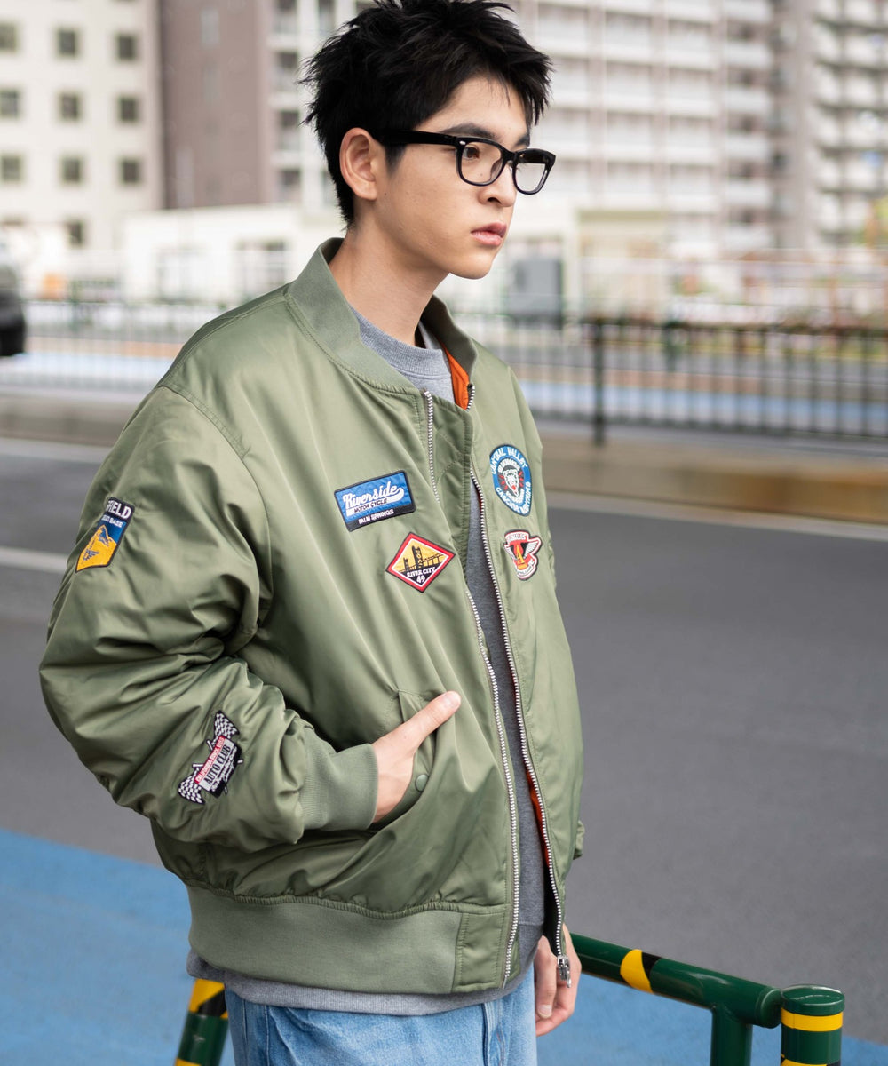 カーキ モデル：180cm L着用