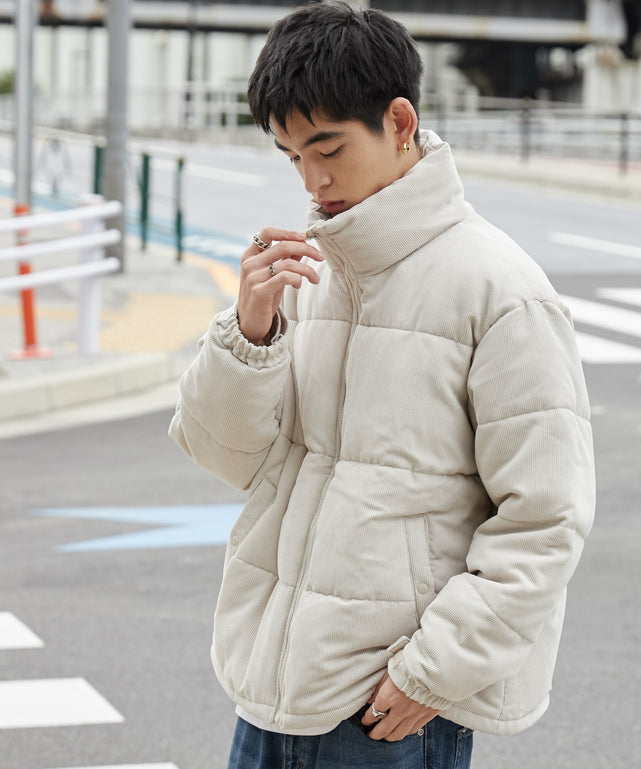 Lベージュ モデル：180cm L着用