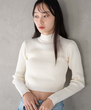 オフホワイト モデル：161cm F着用