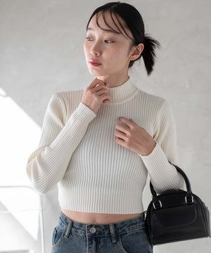 オフホワイト モデル：161cm F着用