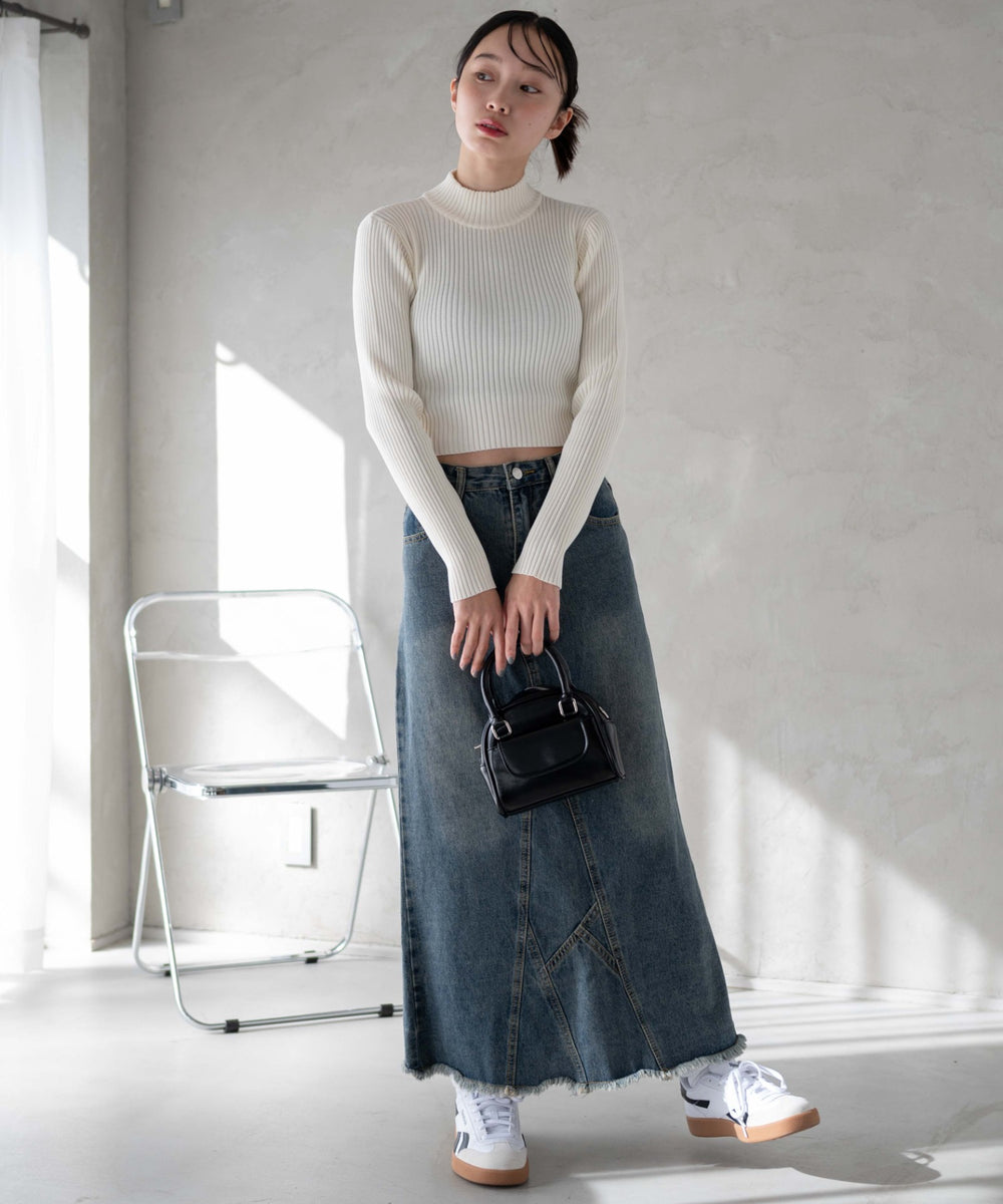 オフホワイト モデル：161cm F着用