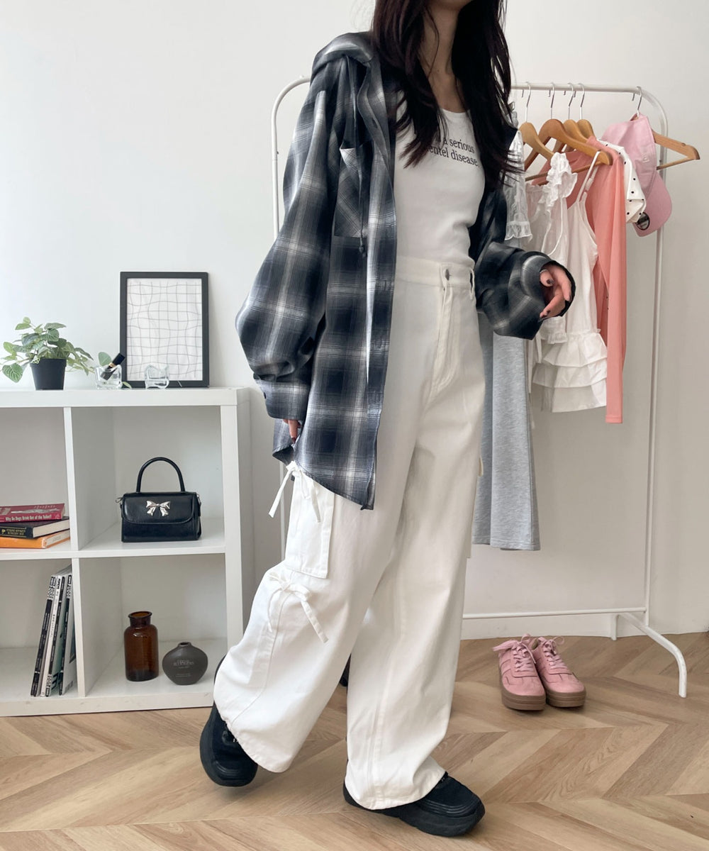 ホワイトアイボリー モデル：158cm M着用