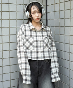 ホワイトアイボリー　モデル：159cm F着用