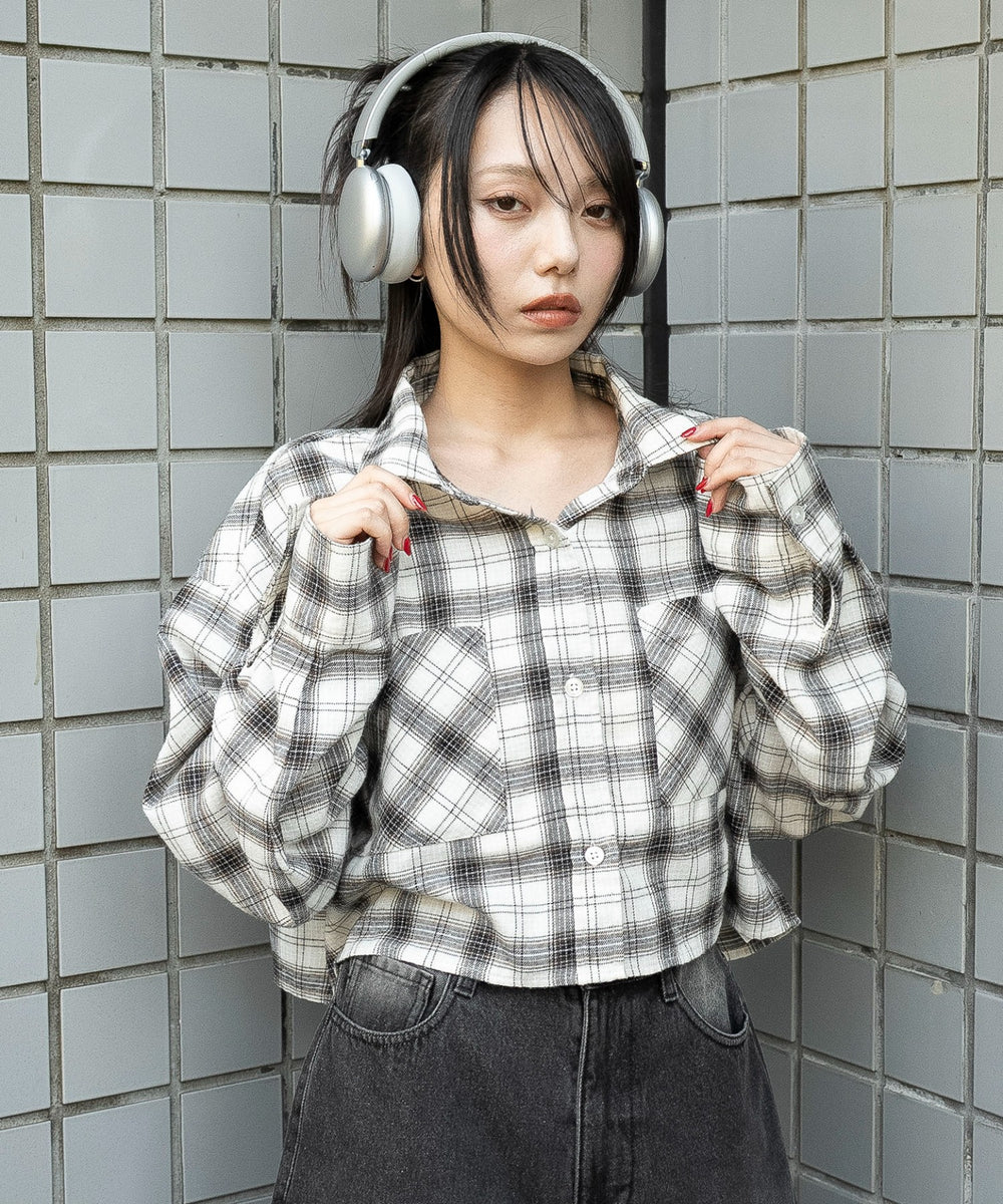 ホワイトアイボリー　モデル：159cm F着用