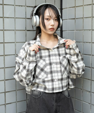 ホワイトアイボリー　モデル：159cm F着用