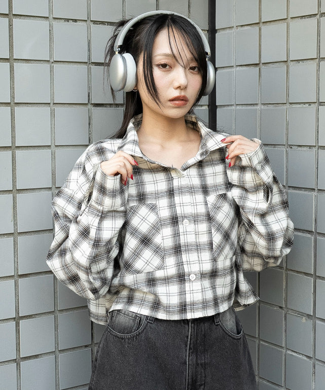 ホワイトアイボリー　モデル：159cm F着用