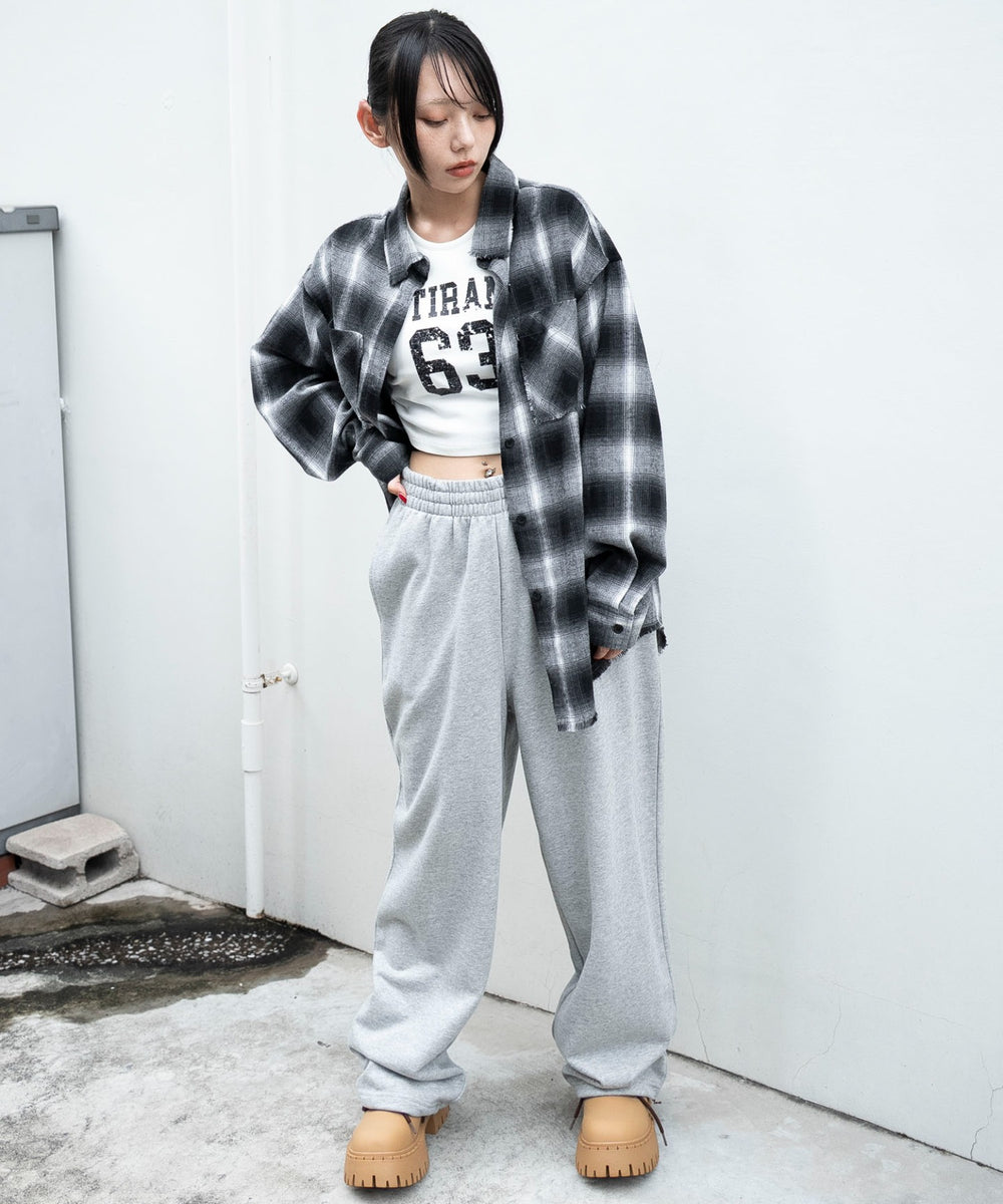 ブラック　モデル：159cm F着用