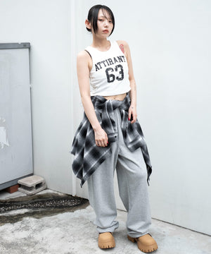 ブラック　モデル：159cm F着用