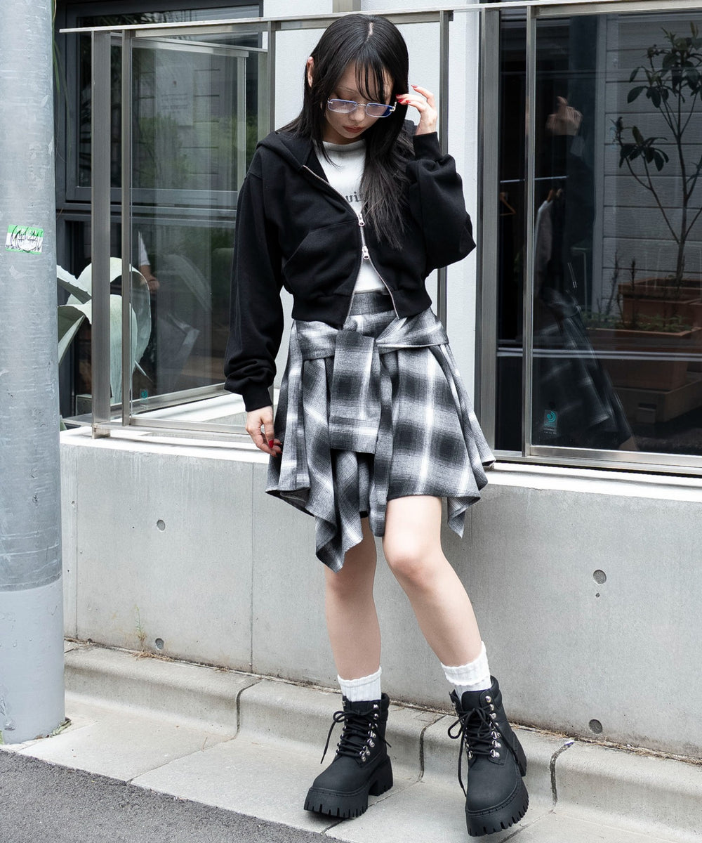 ブラック　モデル：159cm F着用