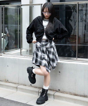 ブラック　モデル：159cm F着用