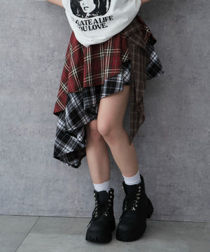 レッドチェック1 モデル：159cm F着用