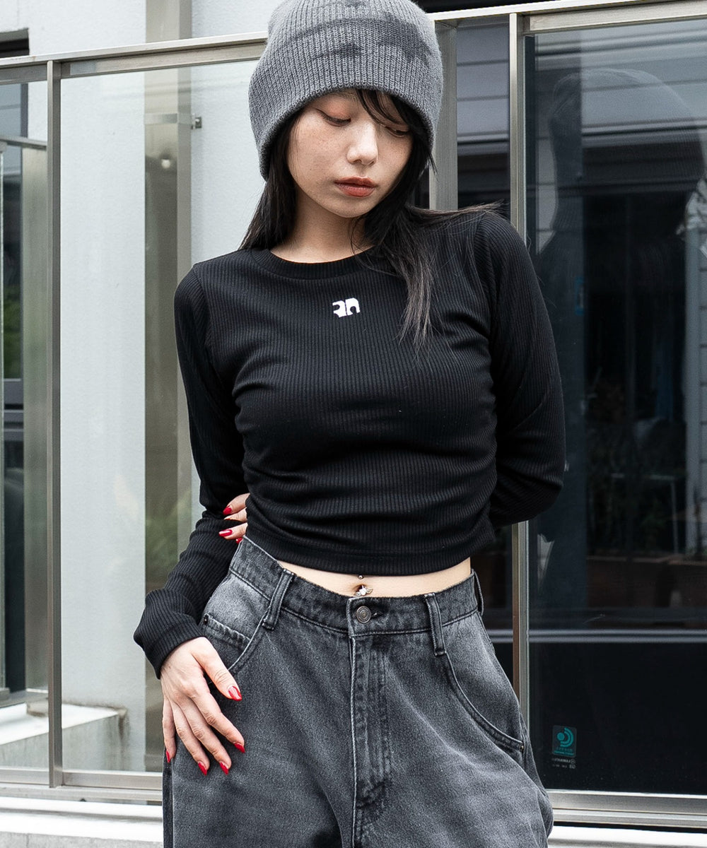 ブラック　モデル：159cm F着用