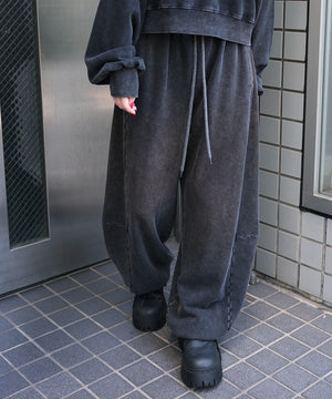 スミクロ モデル：159cm M着用