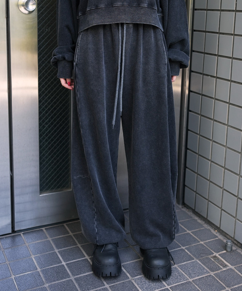 スミクロ モデル：159cm M着用