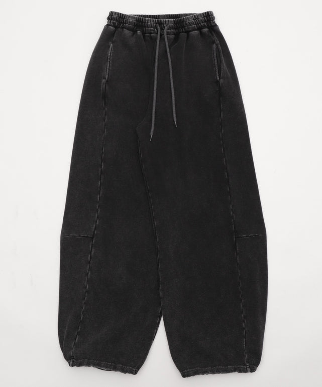 カーブデザインスウェットパンツ